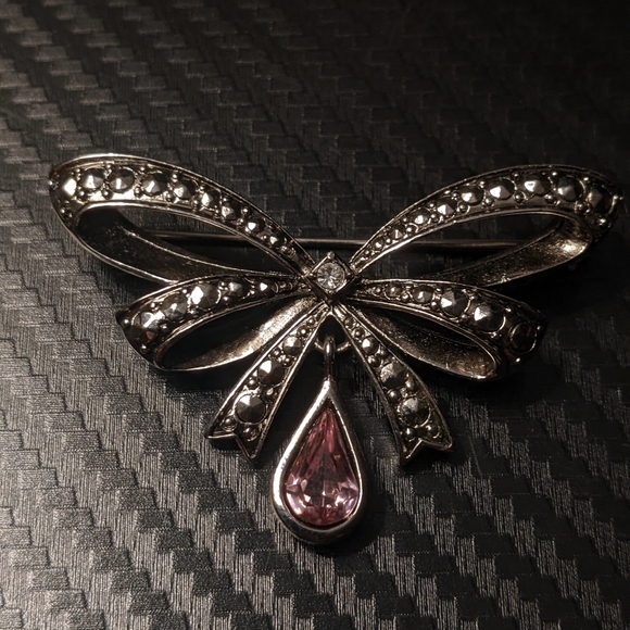 Avon Rhinestone Brooch - Picture 2 of 4